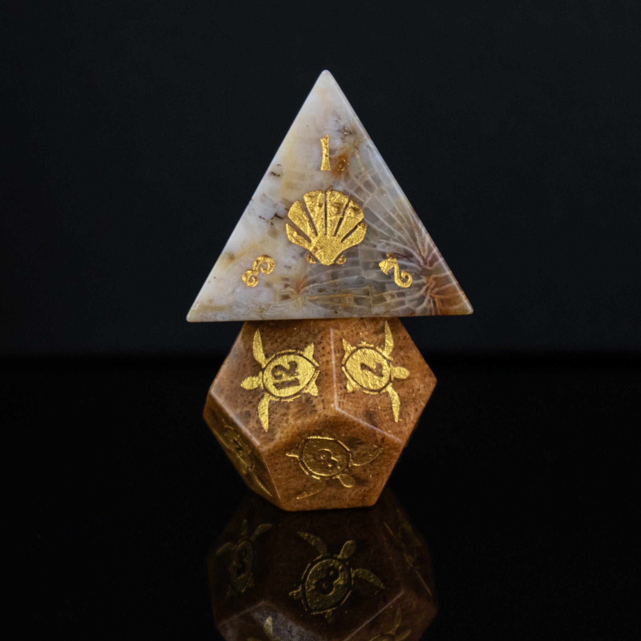 dice オブジェ SIREN'S SONG FOSSILIZED CORAL DICE SET - MISTY MOUNTAIN