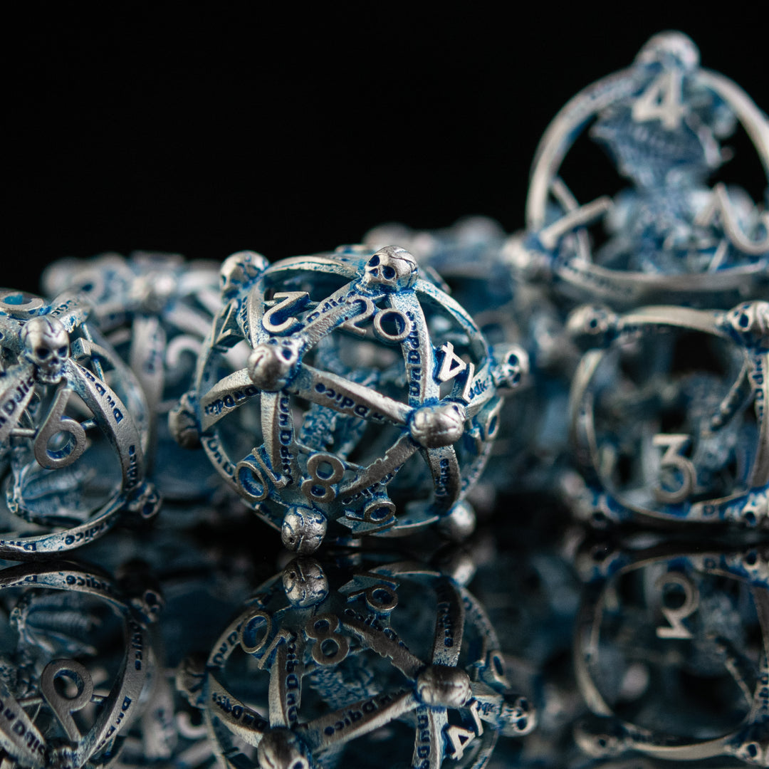 ドラコ・イモルトゥイ 中空メタルダイスセット - アクア＆シルバー