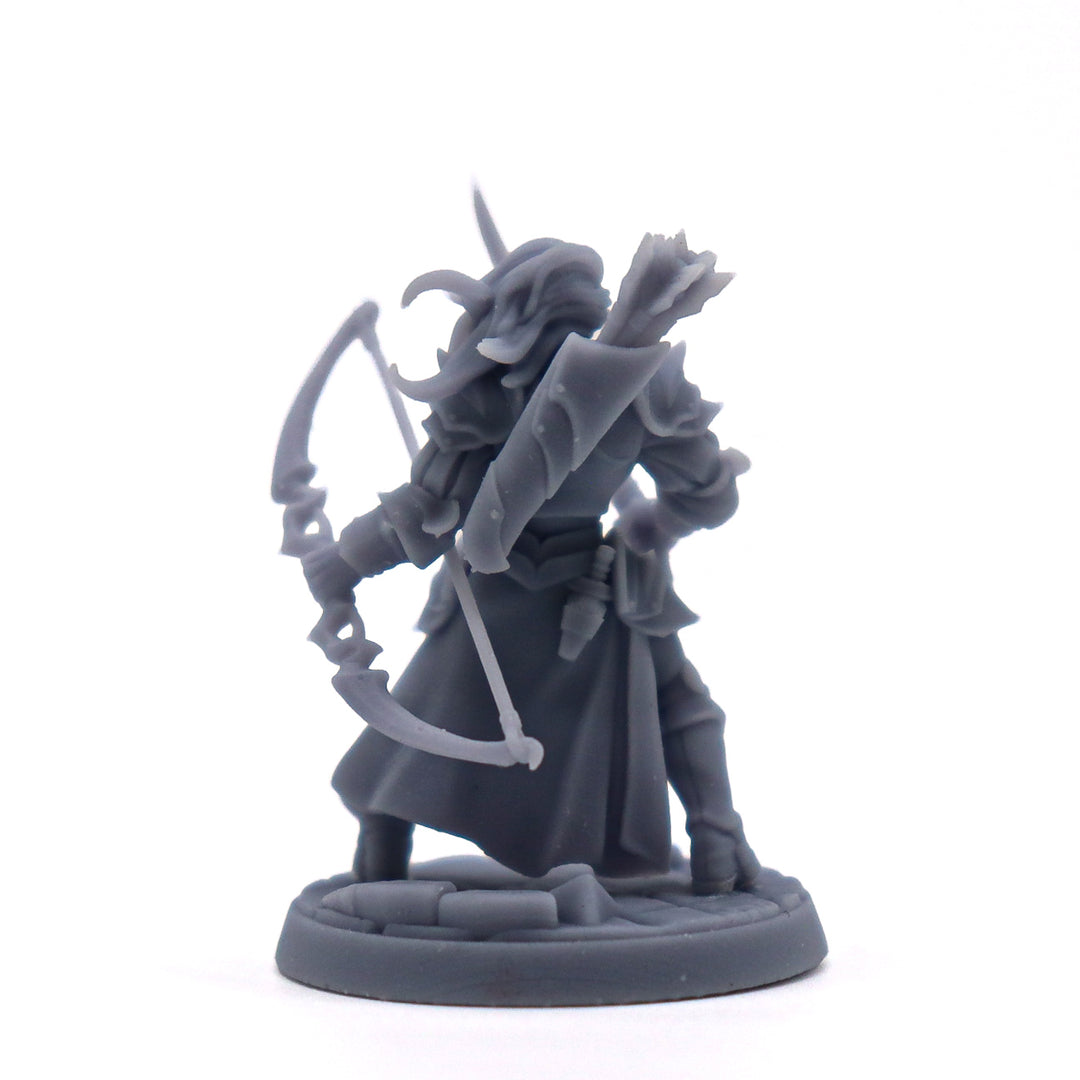 Elven Wilds Ranger Female Miniature