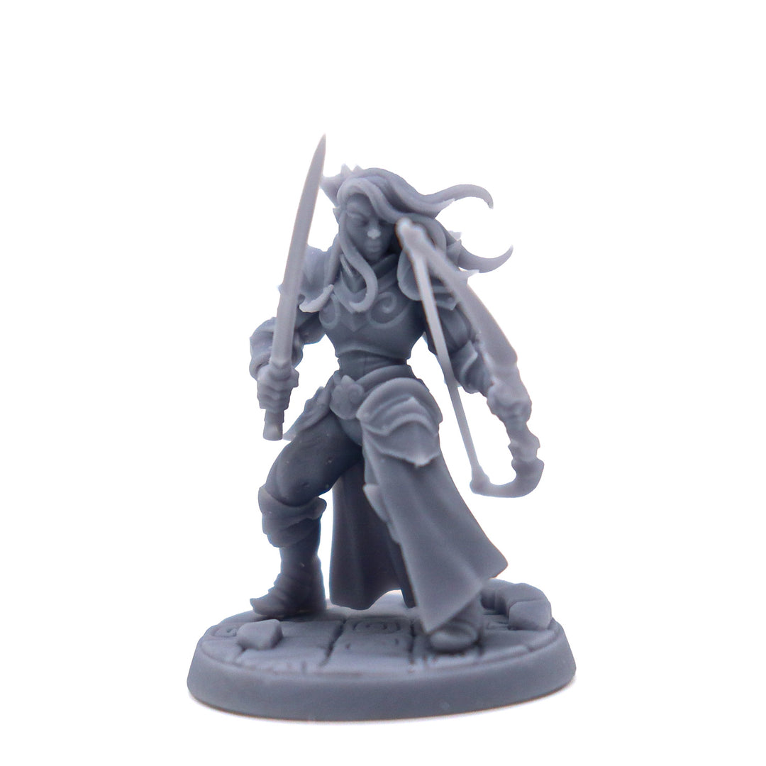 Elven Wilds Ranger Female Miniature