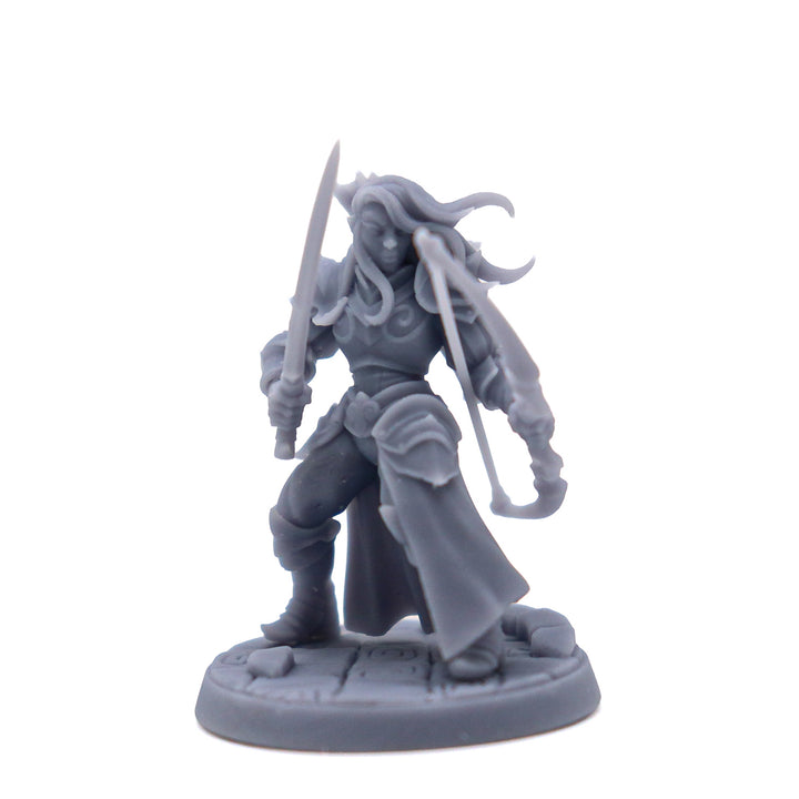 Elven Wilds Ranger Female Miniature