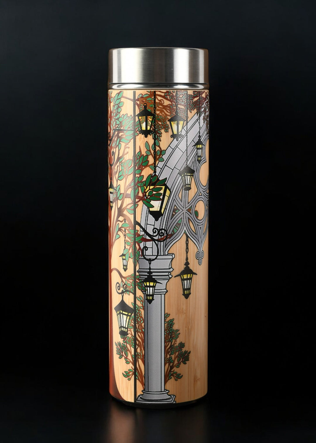 Tumbler with decorative design and metal lid and mesh tea infuser 