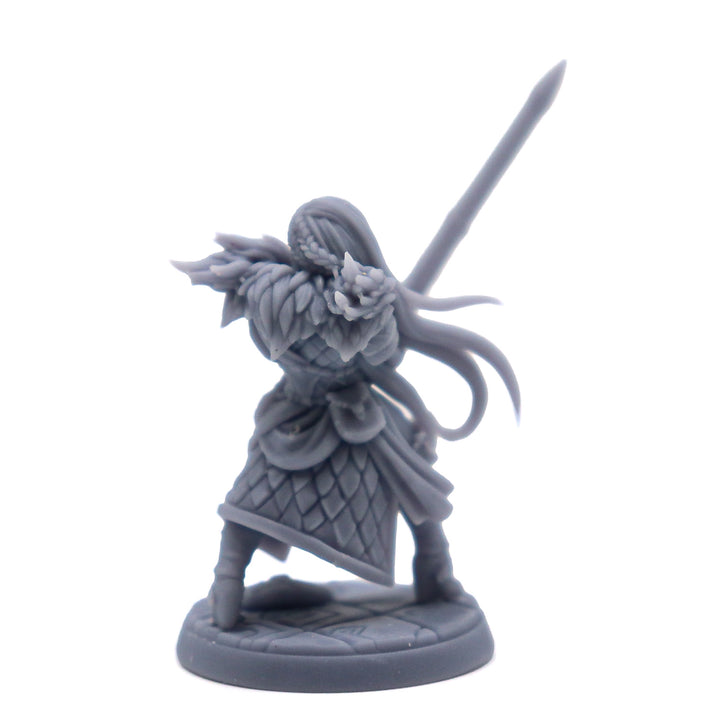 Human Greatsword Champion Female Miniature