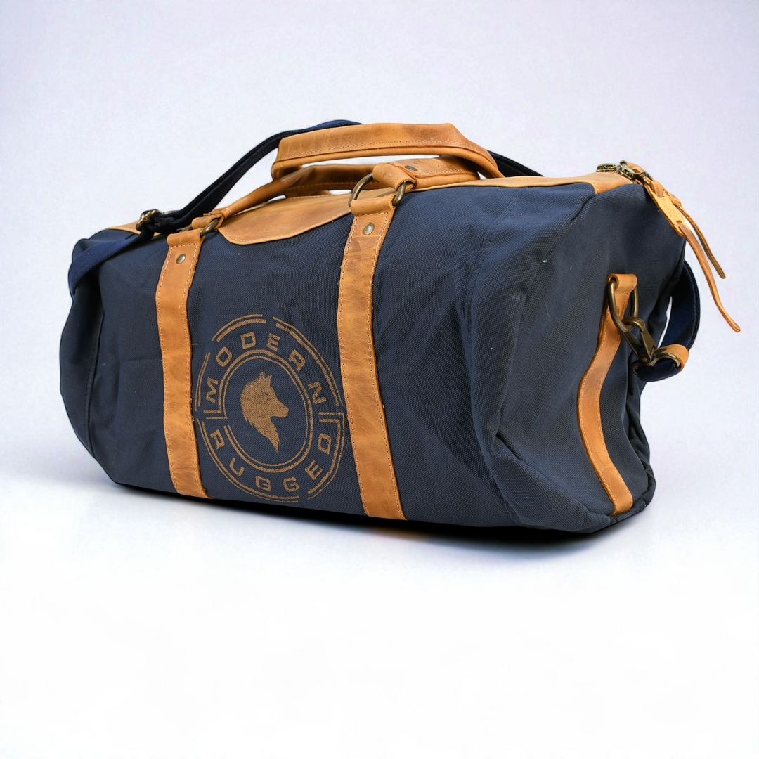 海军蓝色帆布行李袋