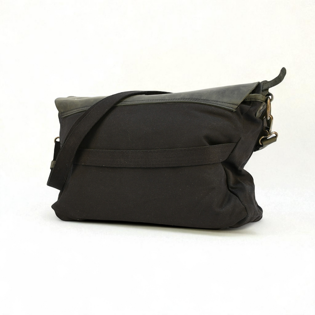 黑色帆布笔记本电脑包