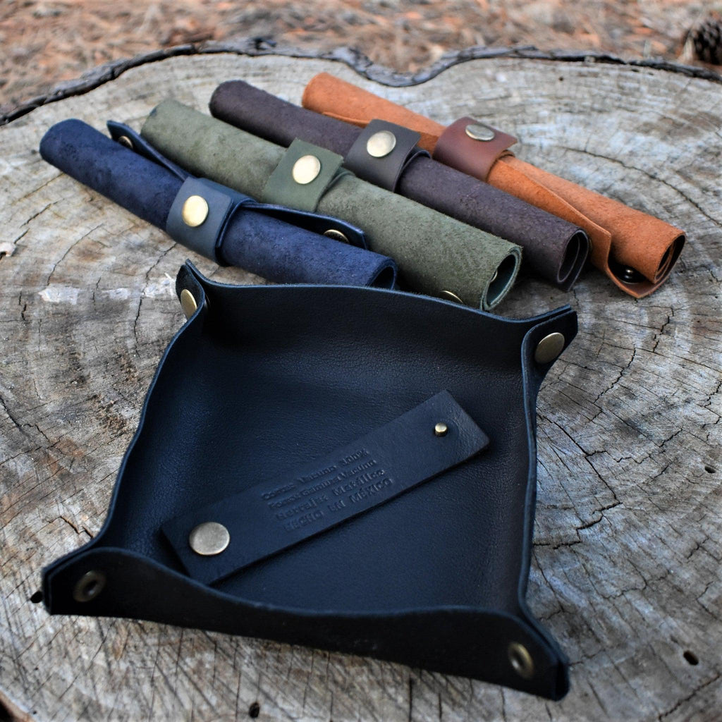 5 rolling trays in the forest
